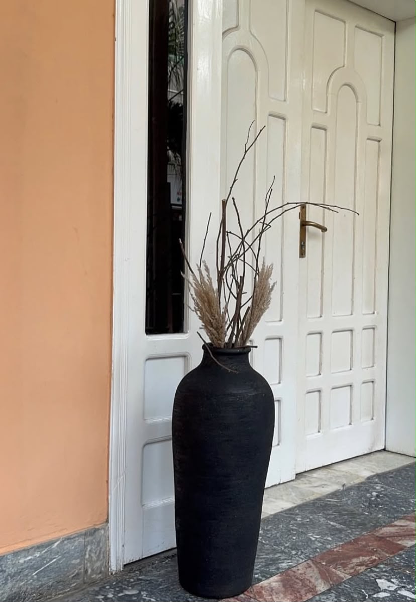 Modern Black Ceramic Floor Vase - For 28 Inches