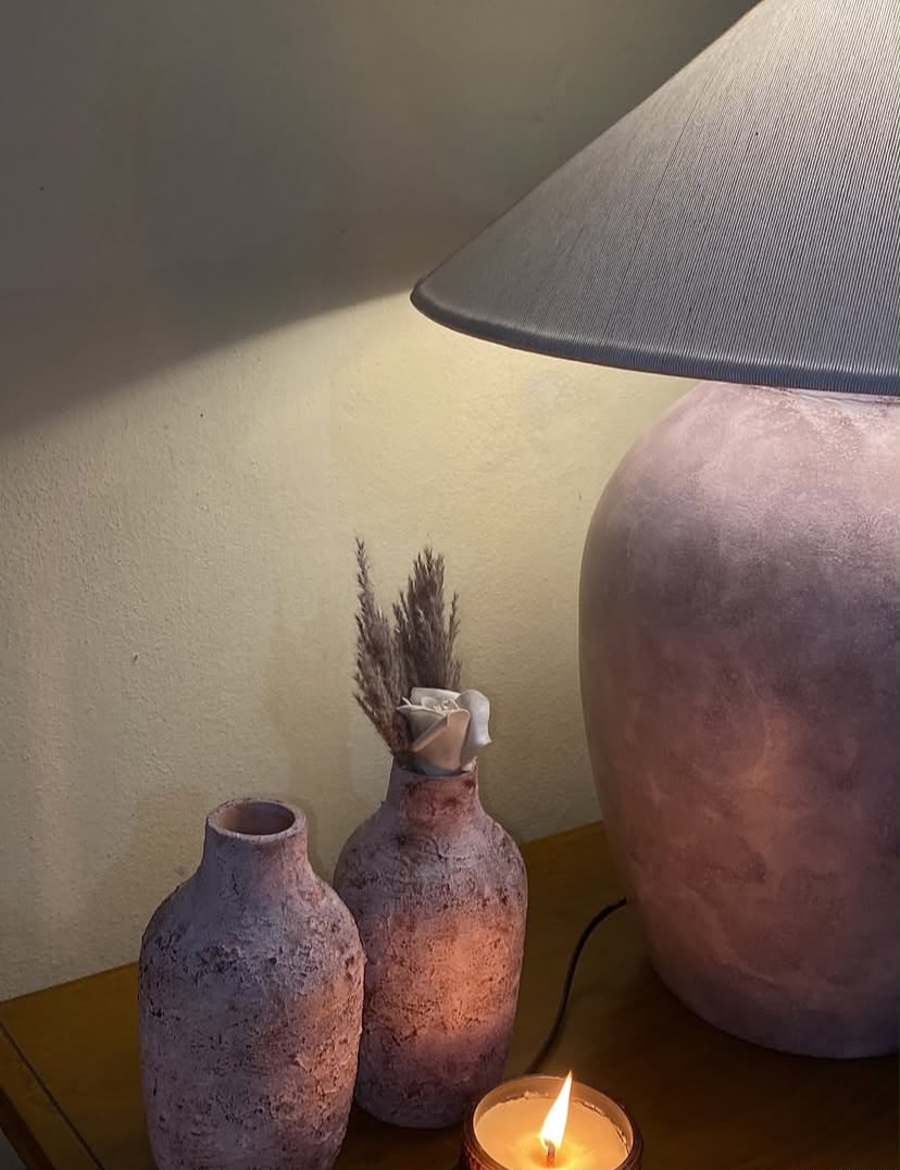 Minimalist Rounded Base Lamp with Linen Shade