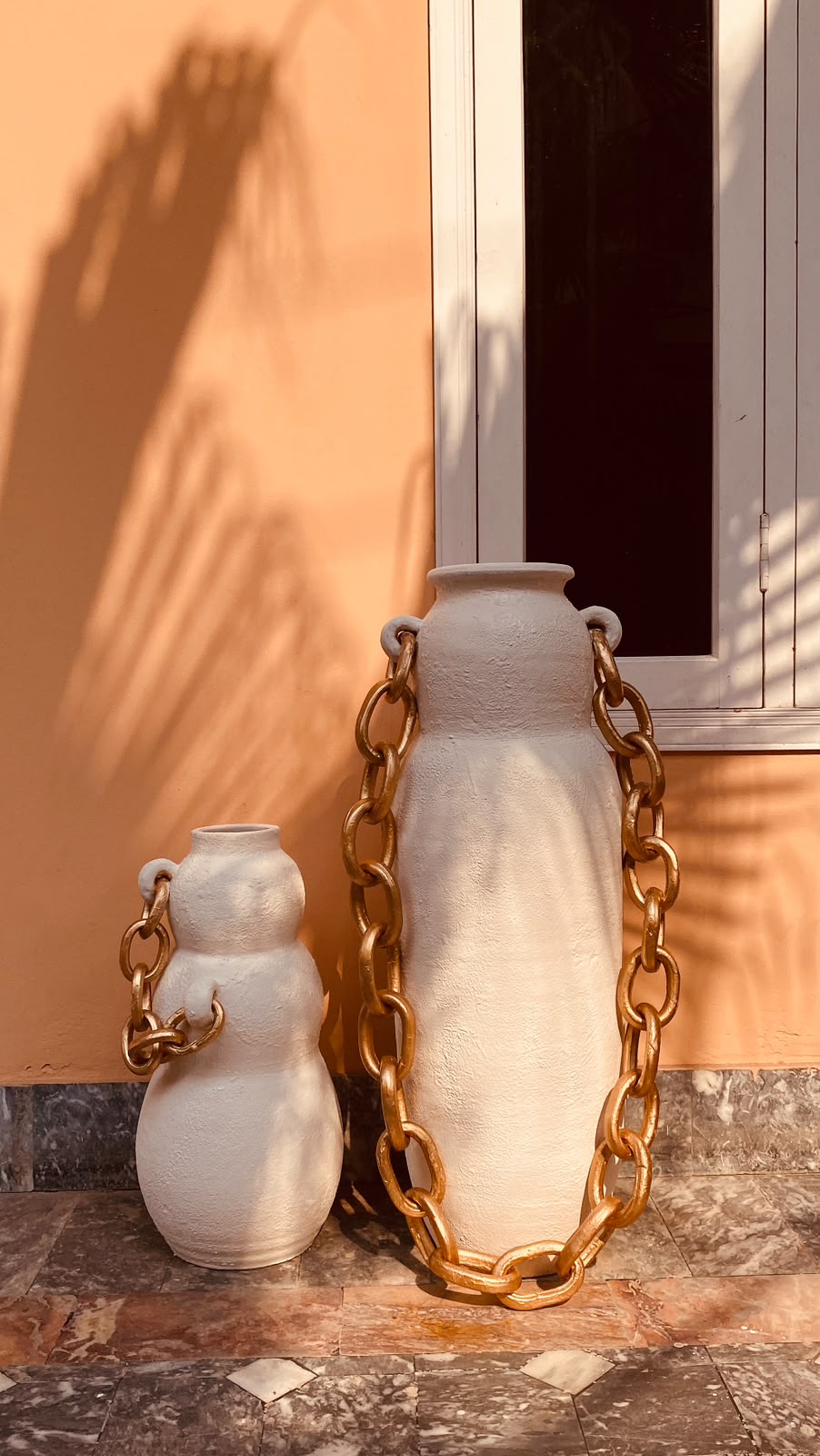 Modern Ceramic Vase Set with Gold Chain Detail | Luxury Home Decor