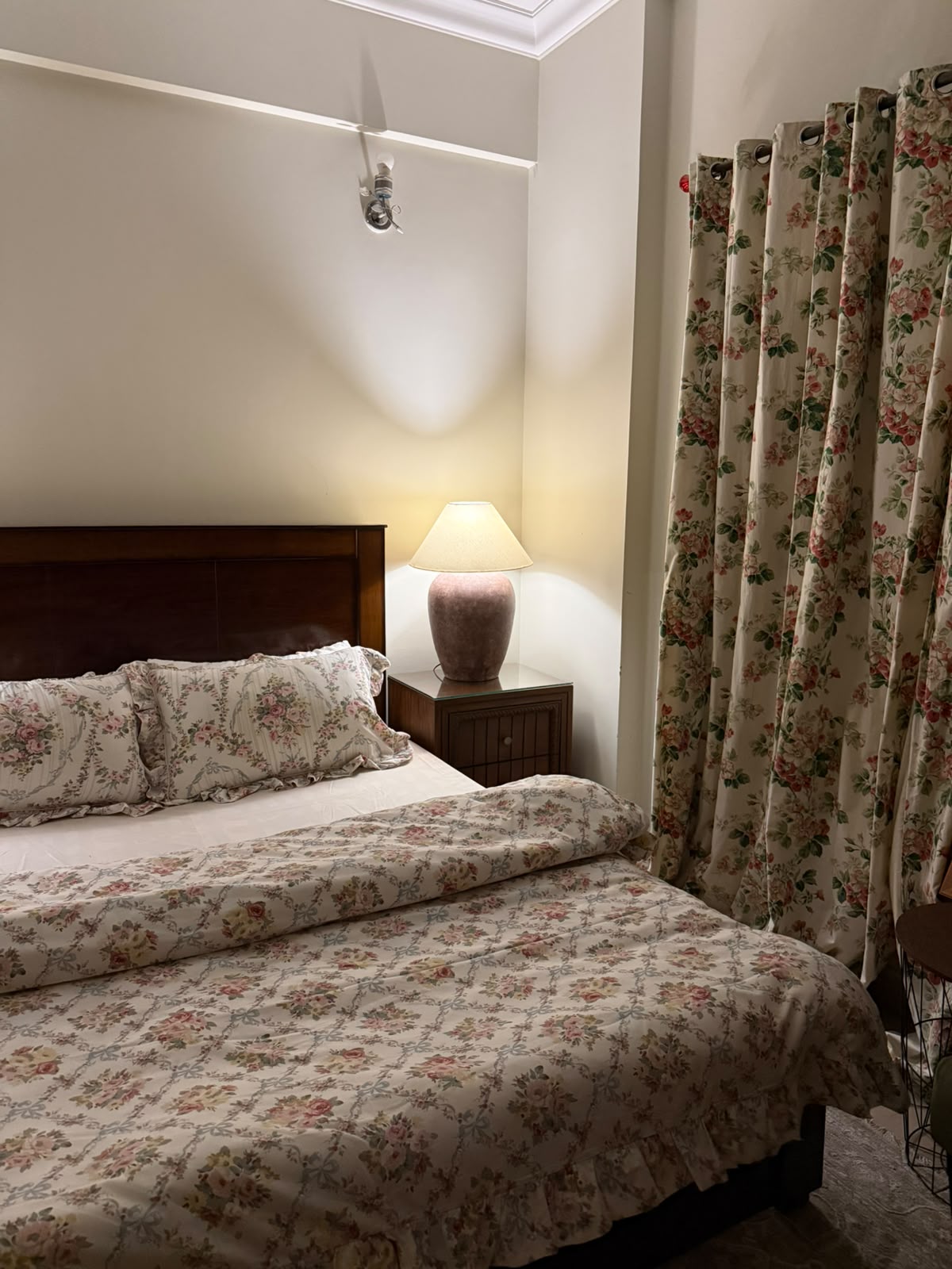 Minimalist Textured Bedside Lamp with Fabric Shade