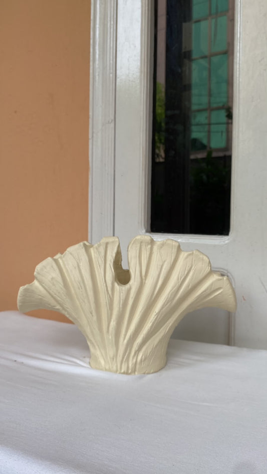 Elegant Seashell Ceramic Vase | Modern Coastal Home Decor